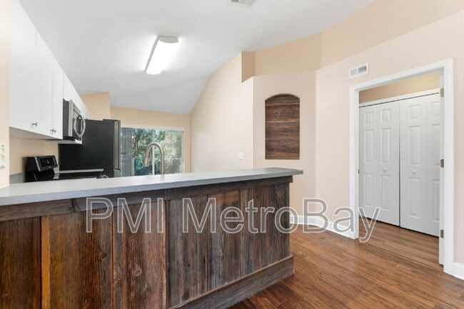 Building Photo - 15016 Deer Meadow Dr