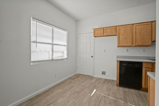 Building Photo - 408 Irondale Dr