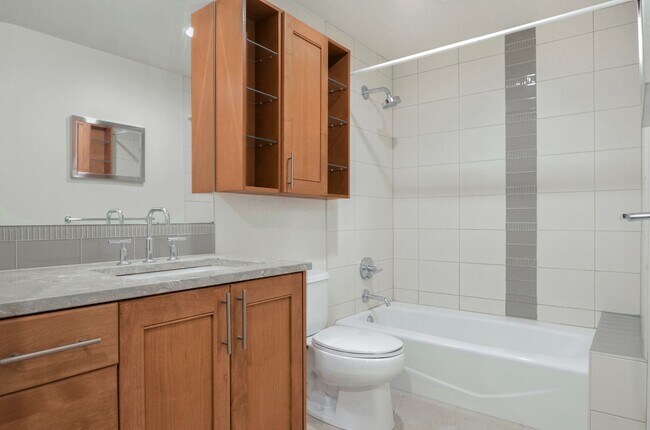 Building Photo - Washington Square Luxury Living on 10th Fl...