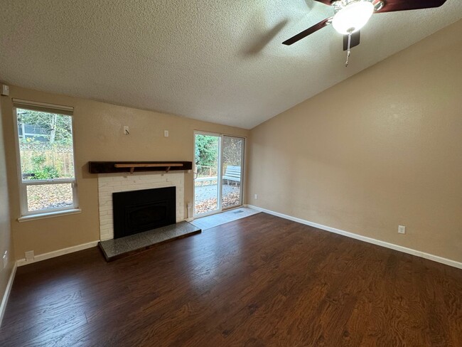 Building Photo - Quiet and Cozy 3 bed 2 bath home in Federa...