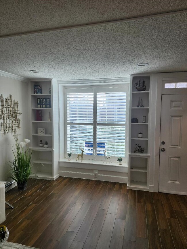 Building Photo - 2675 Marilee Ln