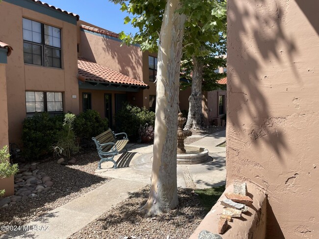 Building Photo - 5380 N Calle Del Rocio