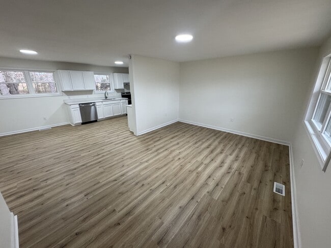 Building Photo - 5332 Hicone Rd