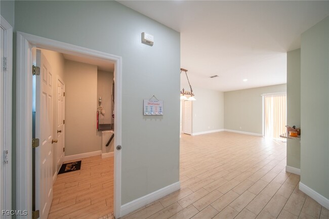 Building Photo - 2122 SW 29th Terrace