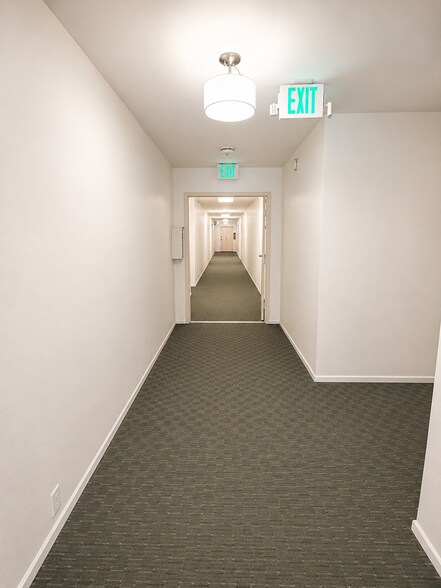 Building Photo - 1351 N Orange Dr
