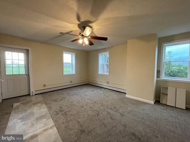 Building Photo - 2450 Mummasburg Rd