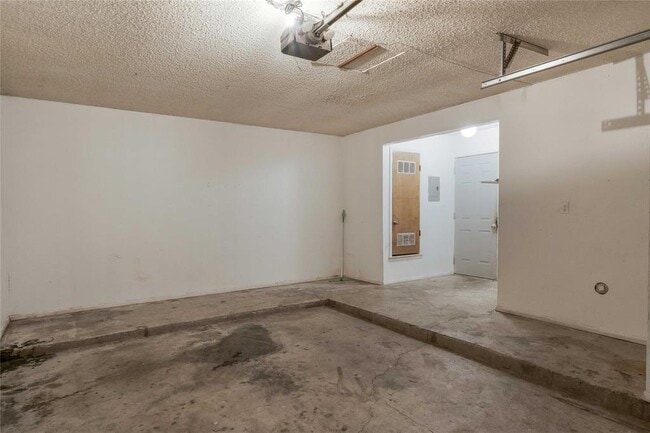 Building Photo - 8517 Fathom Cir