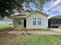 Building Photo - 5427 McClelland Dr