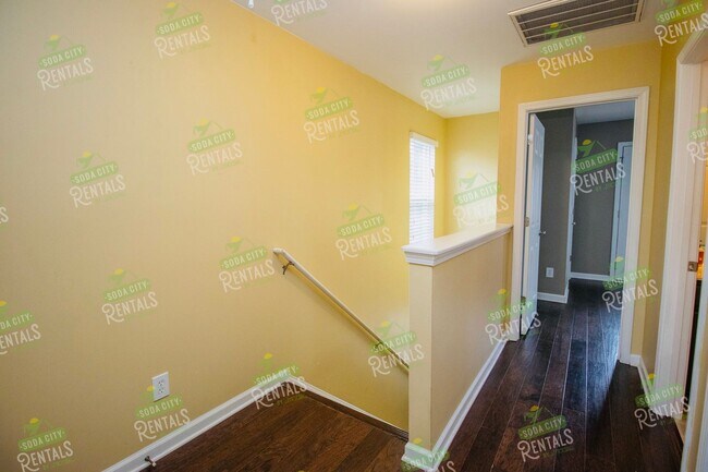 Building Photo - Prelease for June 15th, 2026- 3 Bedroom, 2...