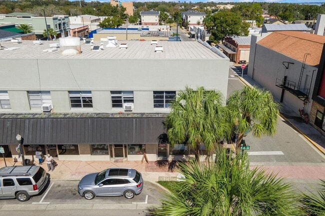 Building Photo - 206 W Main St