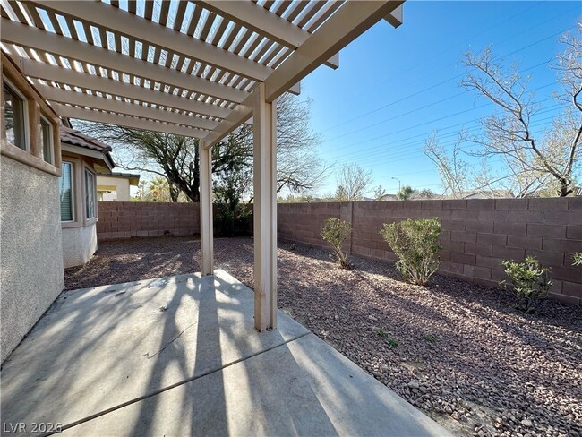 Building Photo - 1109 E Malibu Sands Ave