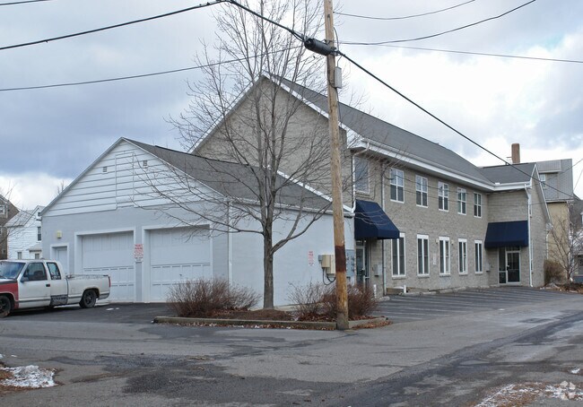 Primary Photo - 511-513 Clay Ln
