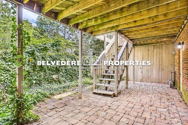 Building Photo - 18-B Park Village Ln