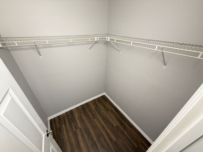 Building Photo - AWESOME 3/2 w/ office HOME in Deltona! You need to check this out!
