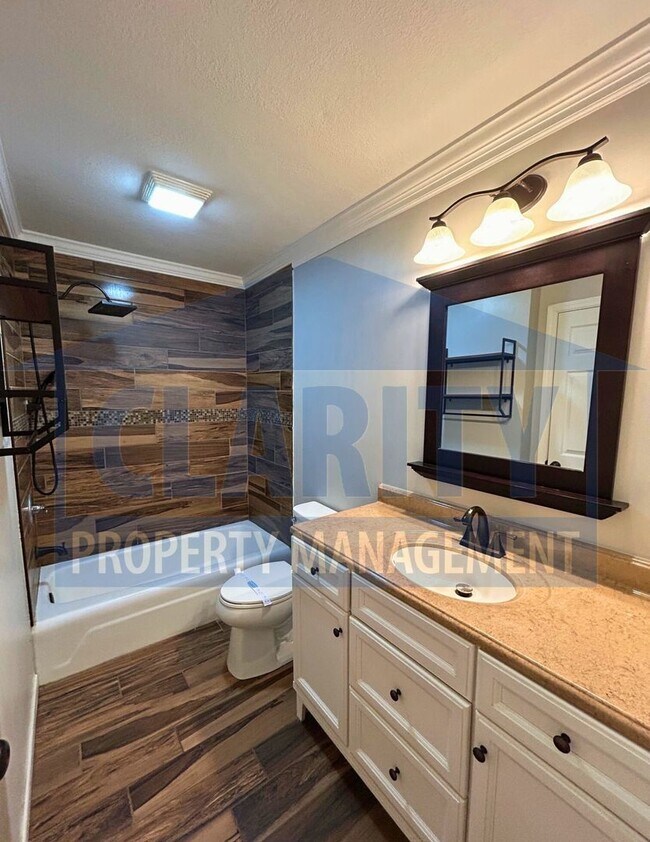 Building Photo - Gorgeous four bedroom home!!