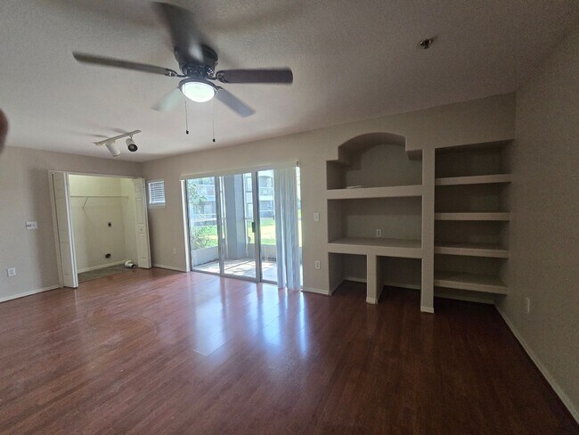 Building Photo - One bedroom one bath apartment close to USF
