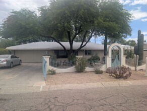 Building Photo - Two Bedroom and Two Bath Home