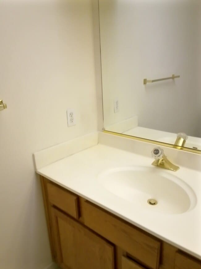 Building Photo - 1250 Formosa Dr