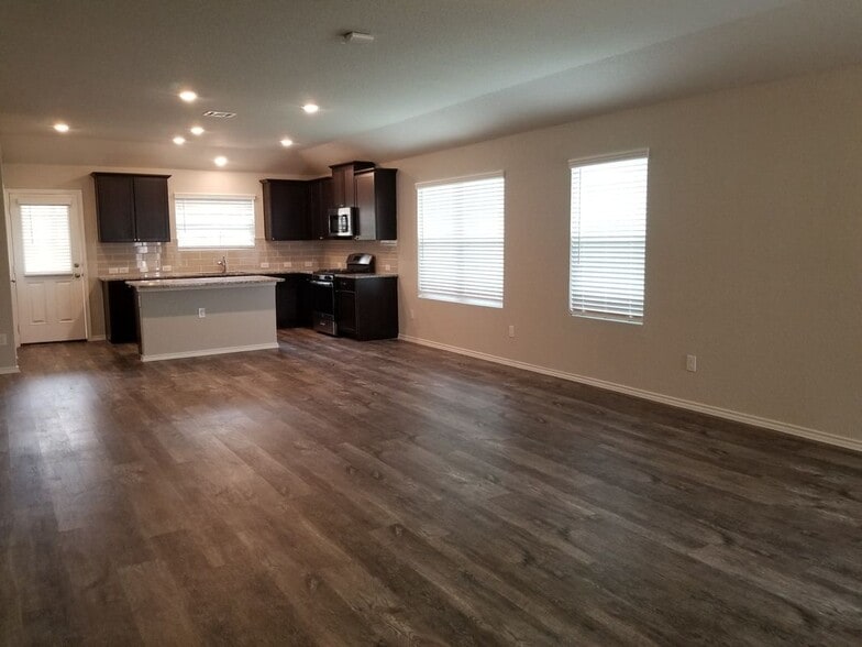 Building Photo - 10403 Midsummer Meadow