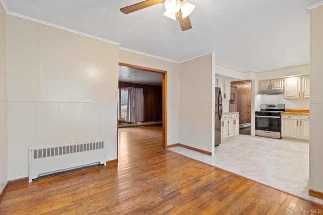 Building Photo - 7 Red Top Rd