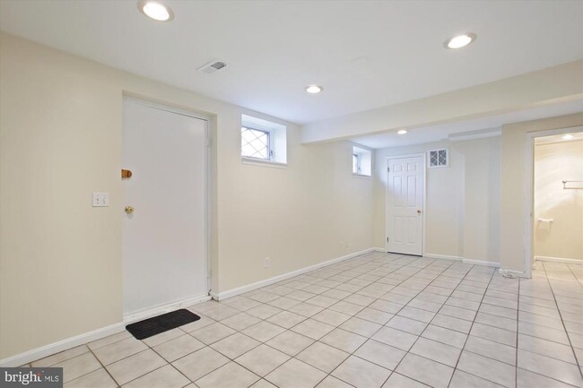 Building Photo - 3129 8th St N