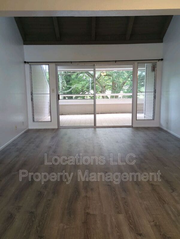 Building Photo - 44-121 Laha St