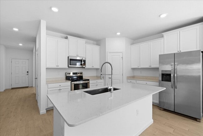 Building Photo - 100 Lake Sinclair St