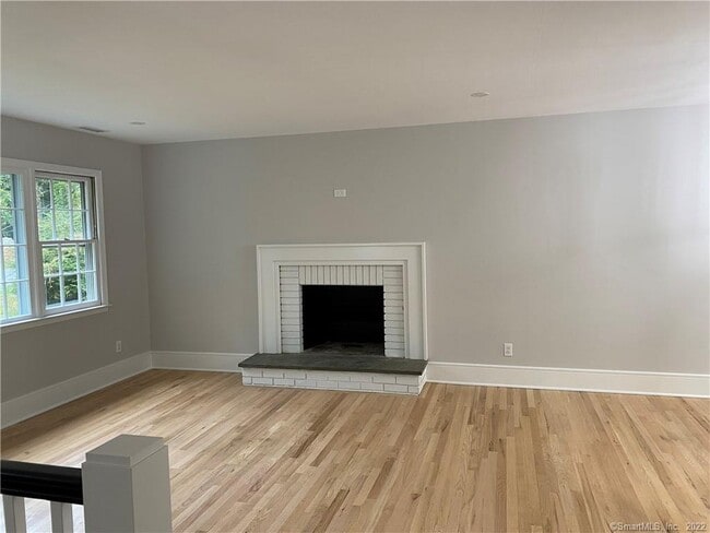 Building Photo - 65 Cherry Ln
