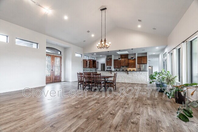 Building Photo - 335 Charon Point