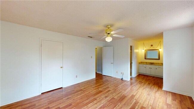 Building Photo - 212 Nack Ln