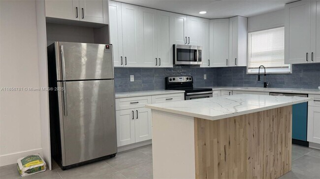 Building Photo - 315 N 26th Ave