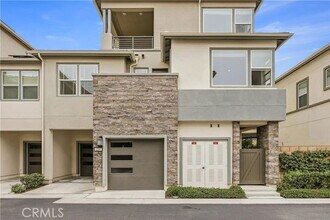 Building Photo - 259 Siena