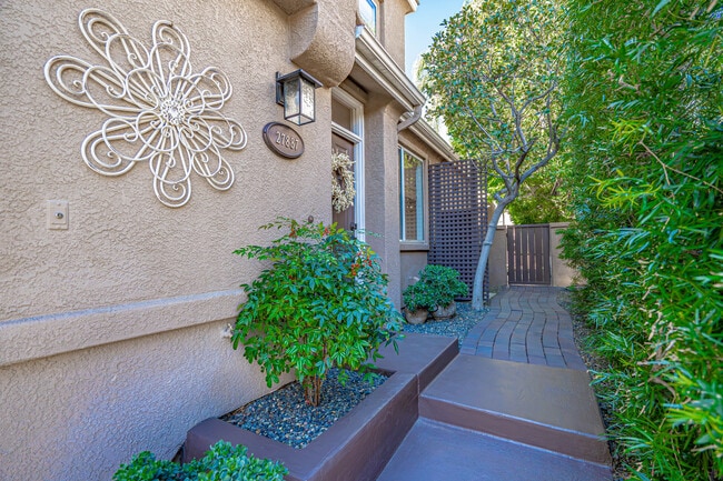Building Photo - 27887 Skycrest Cir Dr