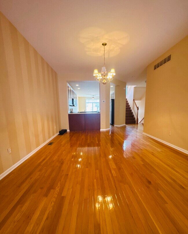 Building Photo - 37572 Newburgh Park Cir
