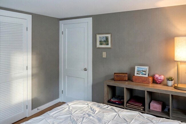 Building Photo - 30 Brookhaven Rd