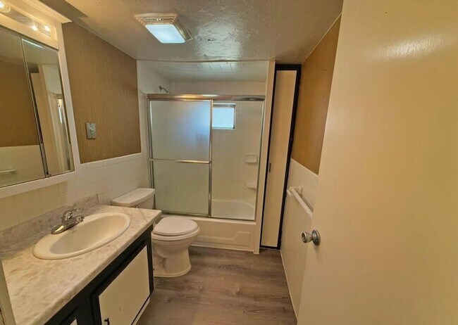 Building Photo - South Fork Rental Home