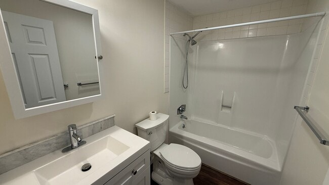 Building Photo - 12 Union St