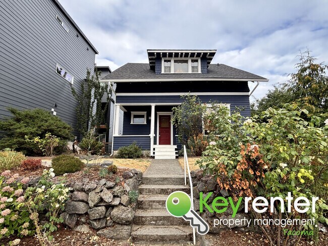 Building Photo - Unique 3-Bedroom Tacoma Home with Fenced Y...