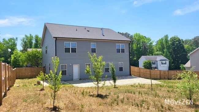 Building Photo - 1021 Silver Farm Rd