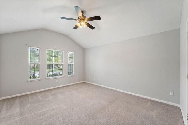 Building Photo - 2530 Fox River Ln