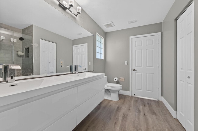 Building Photo - 6544 Adriatic Way