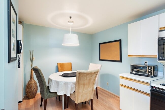 Building Photo - 3101 Boardwalk