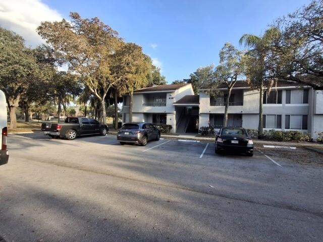 Building Photo - 801 Lyons Rd