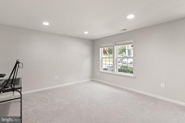 Building Photo - 16013 Haygrath Pl