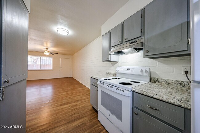 Building Photo - 2226 W Heatherbrae Dr