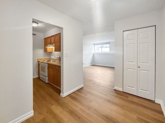 Building Photo - $0 DEPOSIT OPTION!!! CHARMING GARDEN-LEVEL...