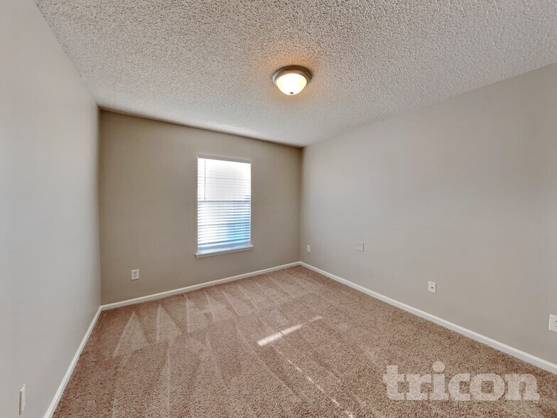 Building Photo - 4220 Lindy Trail