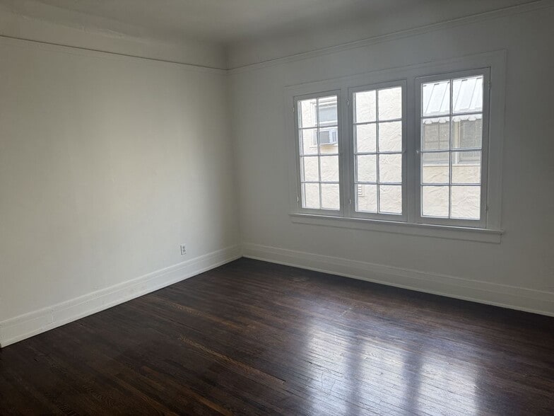 Building Photo - 245 S Berendo St