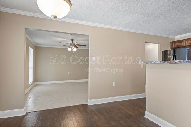 Building Photo - 583 Neal Dr