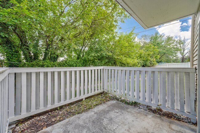 Building Photo - 12883 Cara Dr